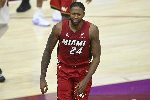 官方:海史密斯成功接受右膝半月板撕裂修复手术 预计休战8-10周