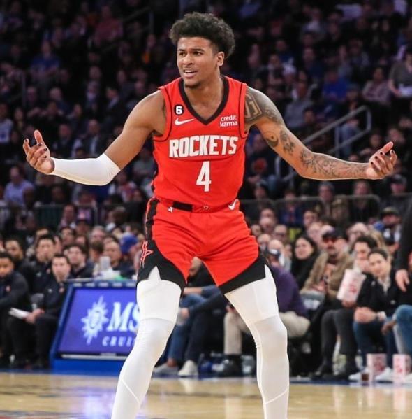 九游体育-8人加盟球队!火箭队休赛期补强联盟第1?斯通为航天城送出大礼