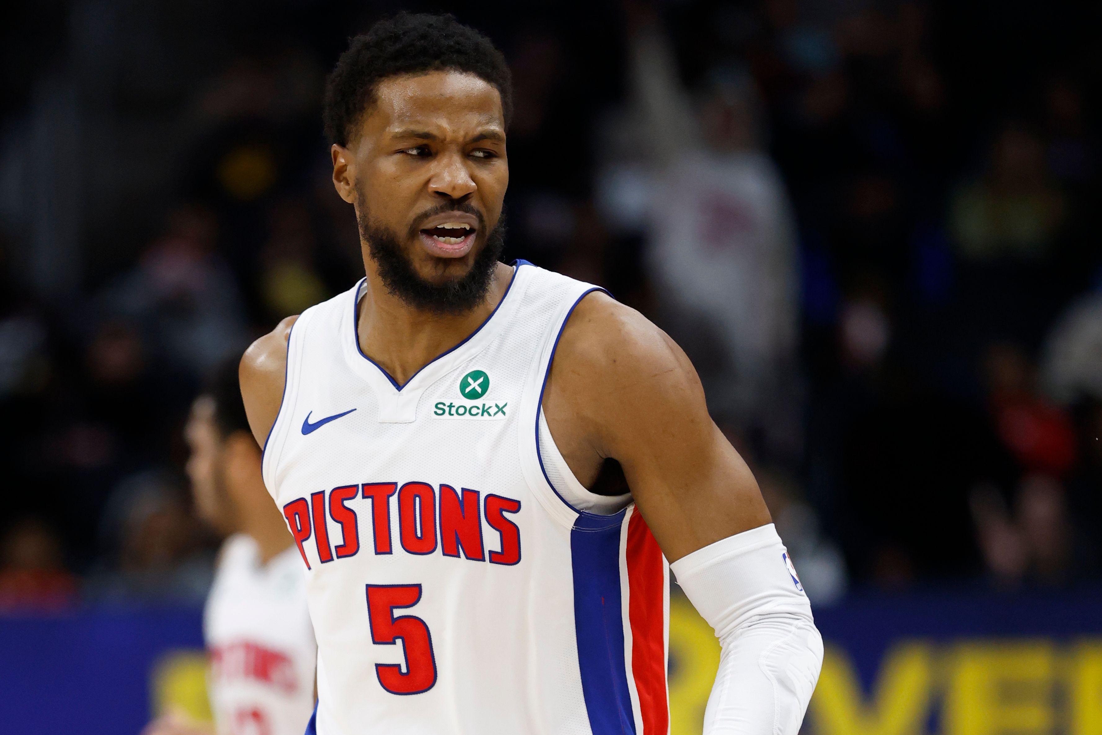 九游娱乐-美记：尼克斯和骑士有意签下比斯利，但只能提供底薪合同