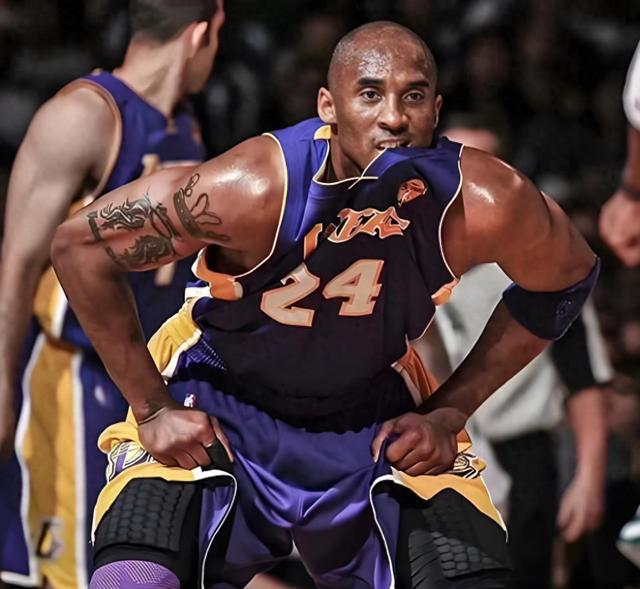 单场仅拿43分太离谱！巅峰科比的个人能力究竟有多强？