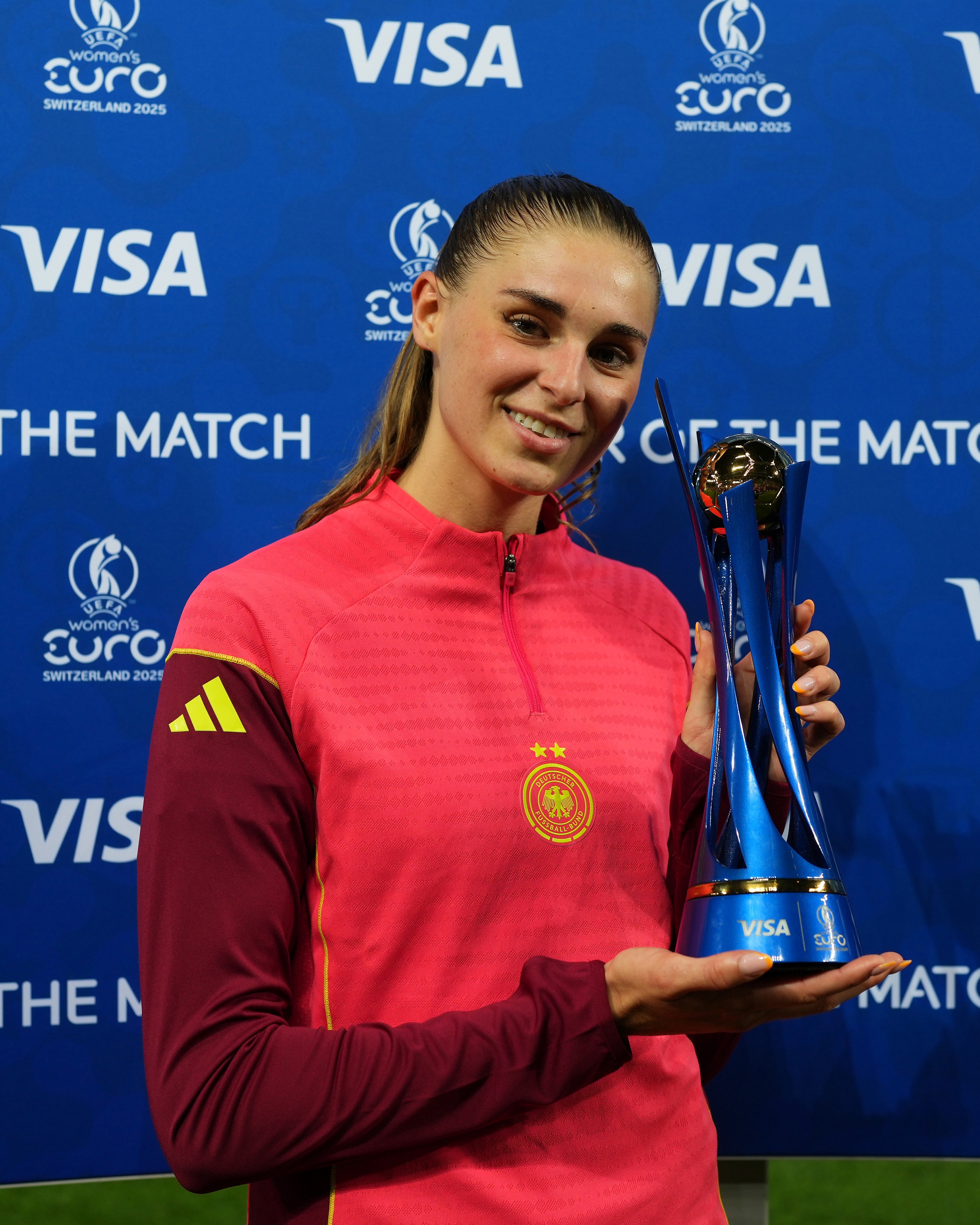 传射建功,朱莉·布兰德当选德国女足vs波兰女足一役最佳球员