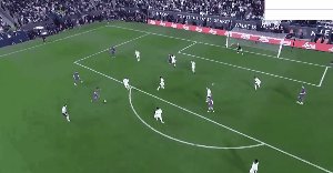 1705272288477085074.gif 九游娱乐-【西超杯】皇马4比1巴萨 维尼修斯戴帽助皇马夺冠