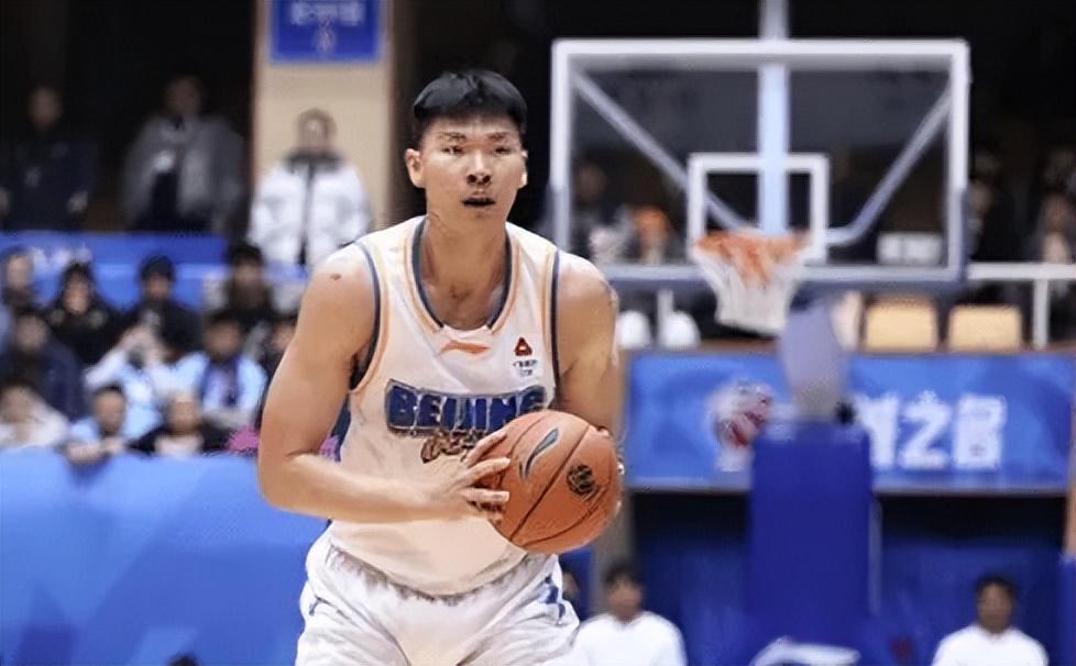 九游体育app下载-北京遭致命打击!周琦眼部受伤,外加2内线伤停,后续内线咋办?