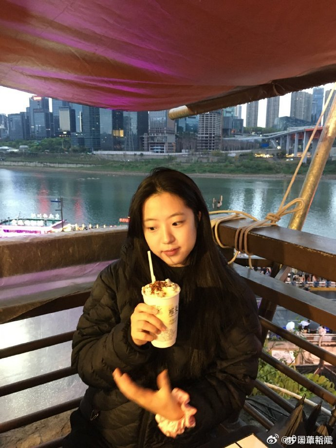 九游娱乐-申裕斌晒洪崖洞游玩照，备战2026WTT重庆冠军赛|乒乓球|运动员|打卡|赛场|景点_新浪体育_新浪新闻